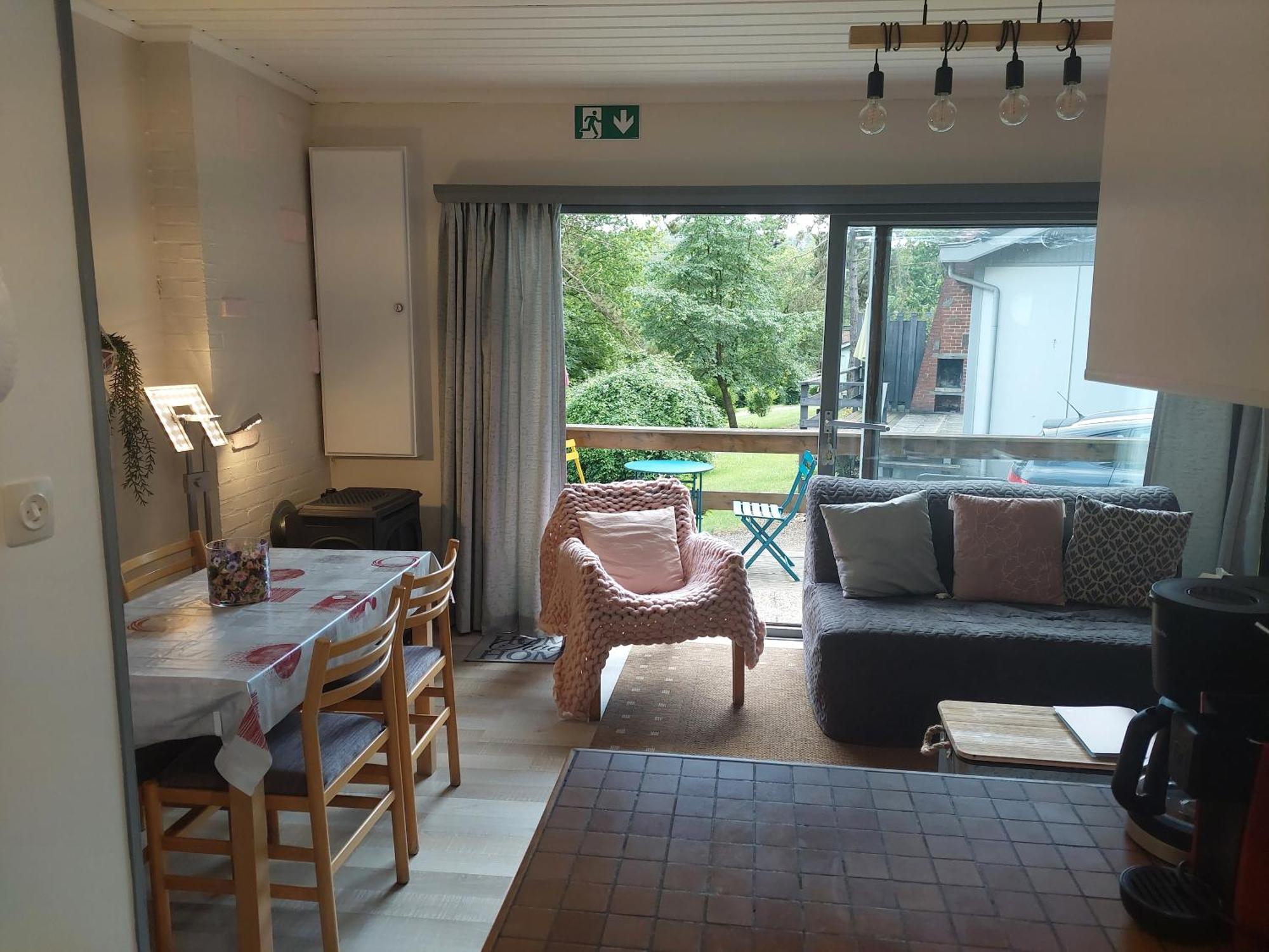 Le Petit Chalet - Bungalow Waulsort 外观 照片