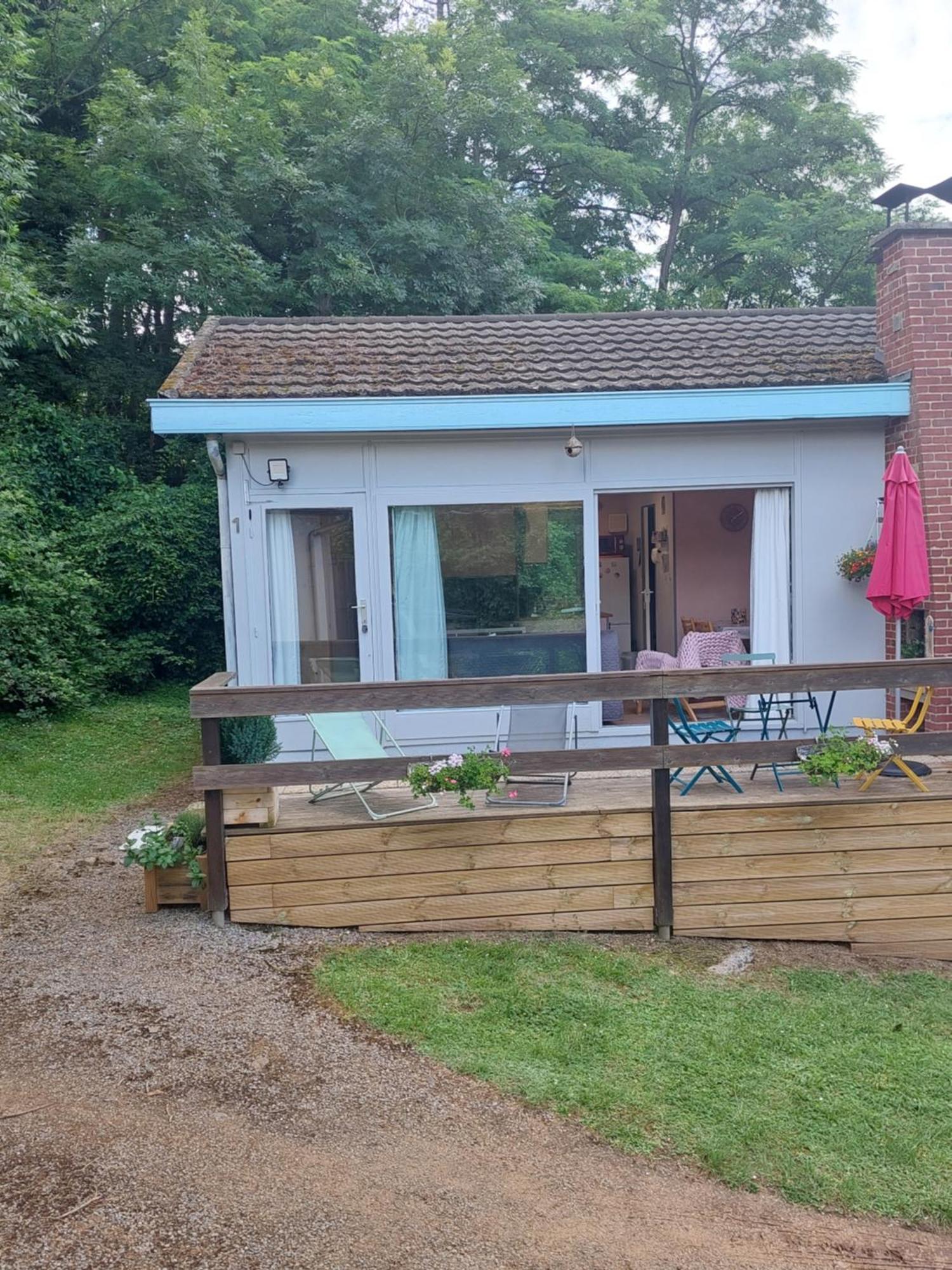 Le Petit Chalet - Bungalow Waulsort 外观 照片
