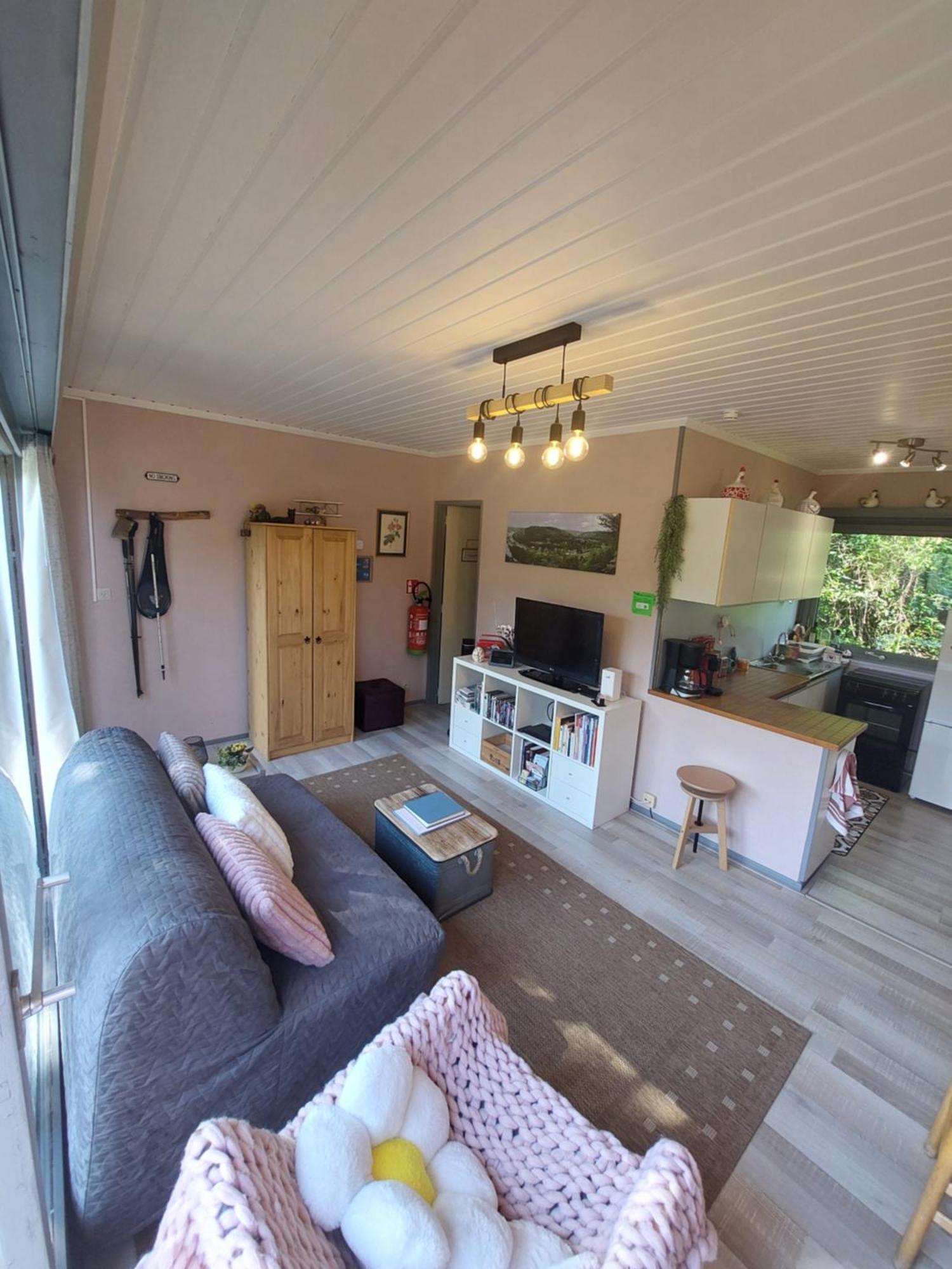 Le Petit Chalet - Bungalow Waulsort 外观 照片