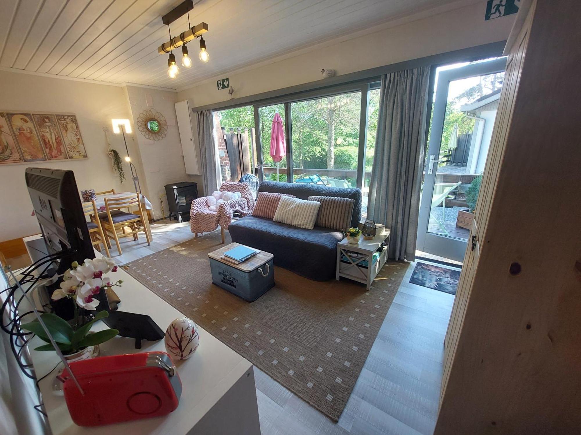 Le Petit Chalet - Bungalow Waulsort 外观 照片