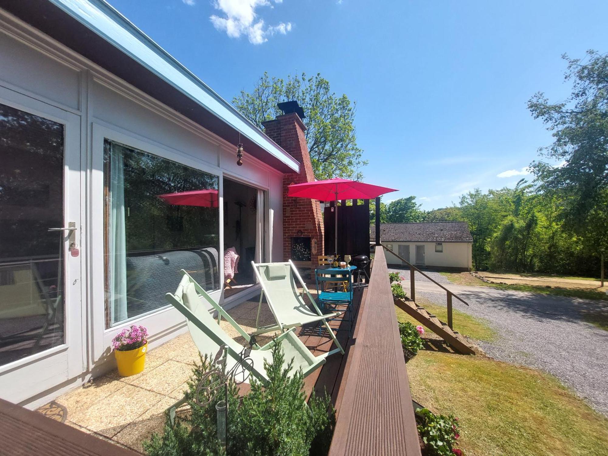 Le Petit Chalet - Bungalow Waulsort 外观 照片